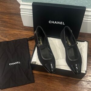 CHANEL Black Patent Cap Toe Flats